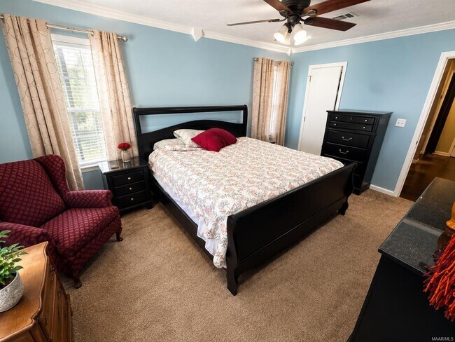 Building Photo - 2940 Willow Ln Dr