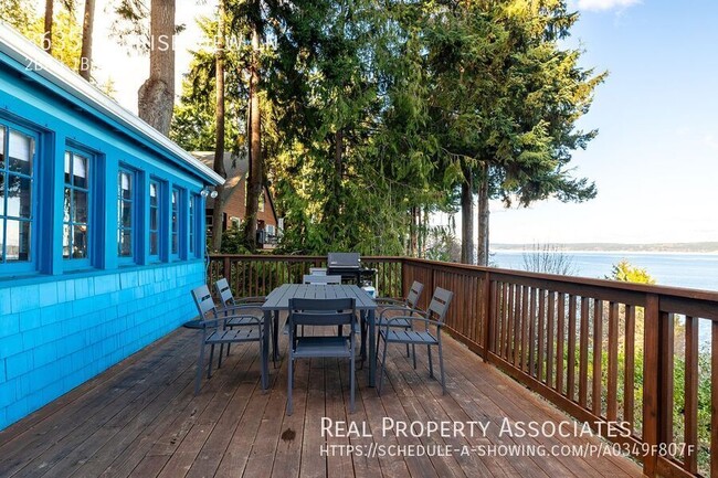 Building Photo - Sunrise View Waterfront Cabin