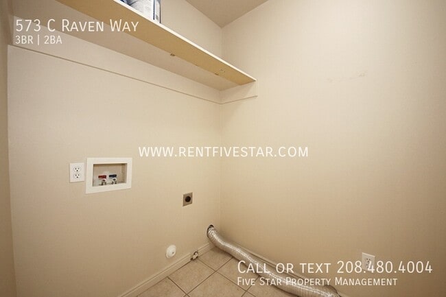 Building Photo - 573 Raven Way