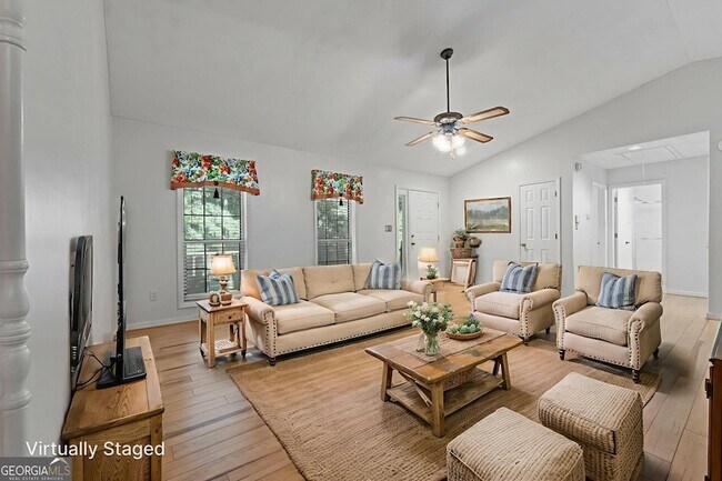 Building Photo - 127 Circle H Dr