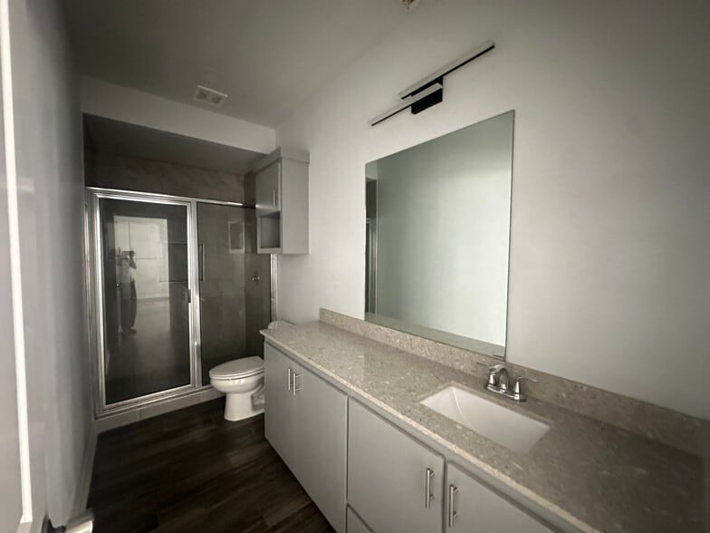 Building Photo - 3924 Las Vistas Ln