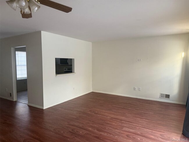 Building Photo - 10 Kensington Way