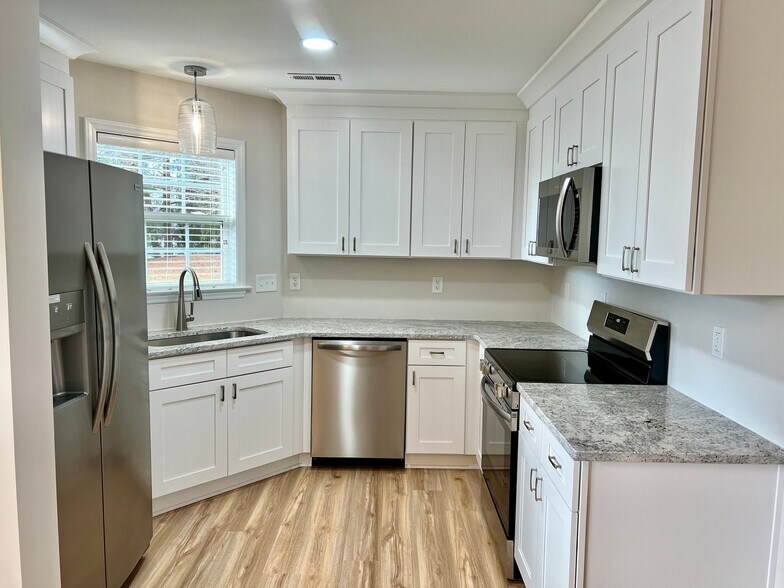 Building Photo - 130 Shallowford Reserve Dr