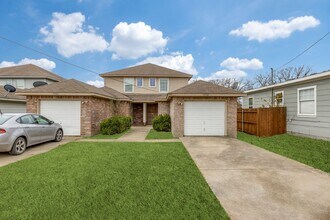 Building Photo - Southeast Dallas 3-Bed Home with New Featu...