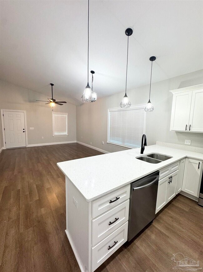 Building Photo - 3294 Damon Dr