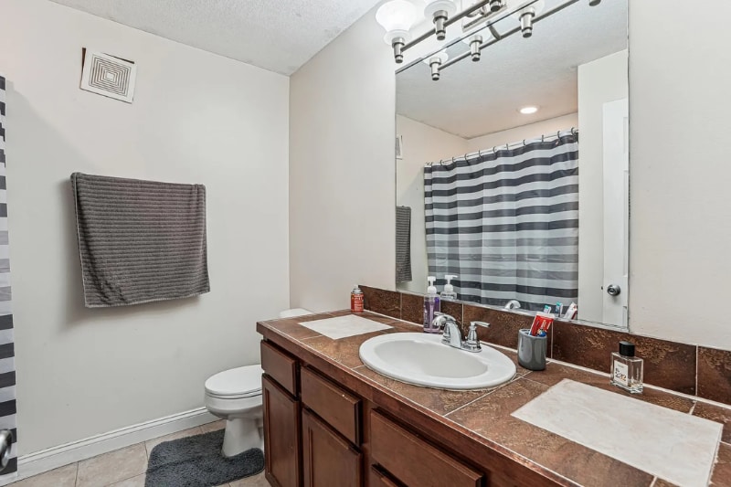 Building Photo - 21113 Clydesdale Curve N