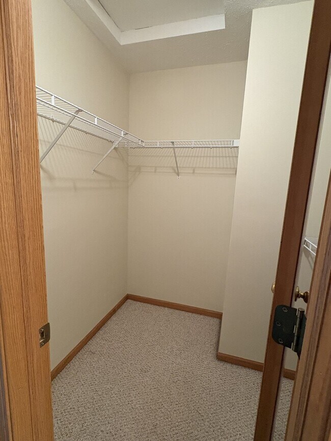 Building Photo - 952 Arvle Cir
