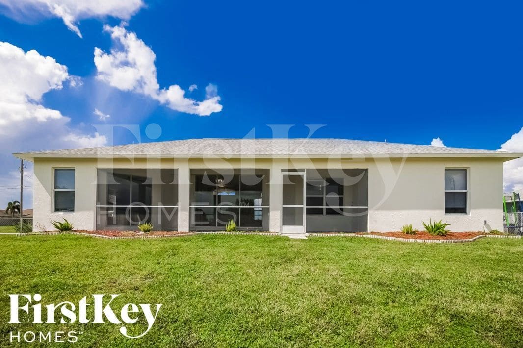 Building Photo - 530 NE 15th Terrace