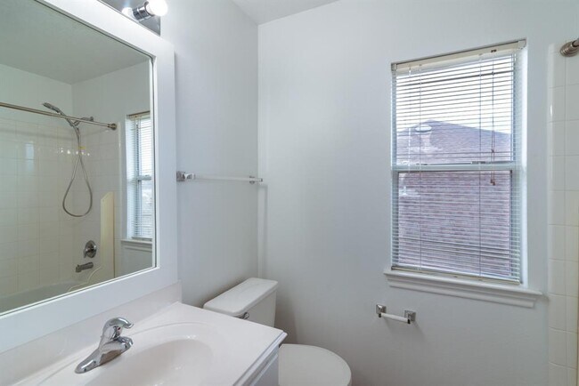 Building Photo - Troy Drive, Missouri City, TX 77459 - 3 BR 2.5 BA single-family home