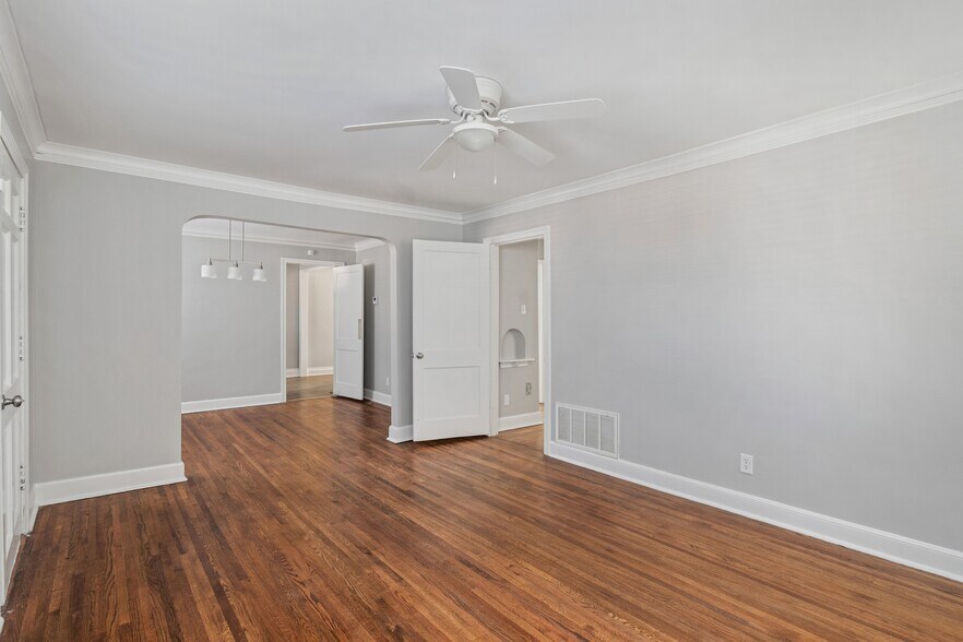 Building Photo - 3753 Friar Tuck Rd