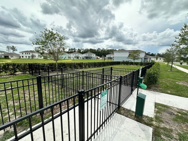 Building Photo - Beautiful Home For Rent in Apopka!