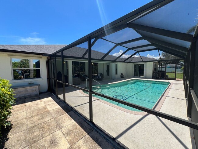 Building Photo - FURNISHED SHORT TERM RENTAL - 3 Bed / 2 Bath - Single Family Pool Home - $5,000/month ** Heated S...