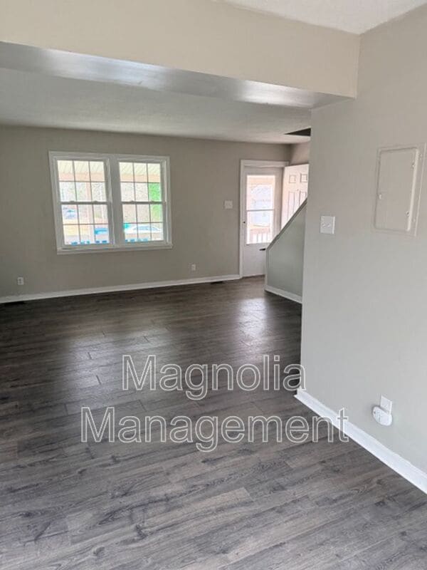 Building Photo - 226 Oak St