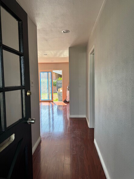 Building Photo - 13311 Lucille St