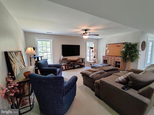 Building Photo - 7500 Tahoe Ct