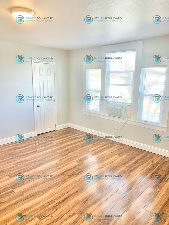 Building Photo - 1/2 Month Free!! 1 Bedroom 1 Bath - Cozy & Convenient Living close to UNR, Downtown Reno and Free...