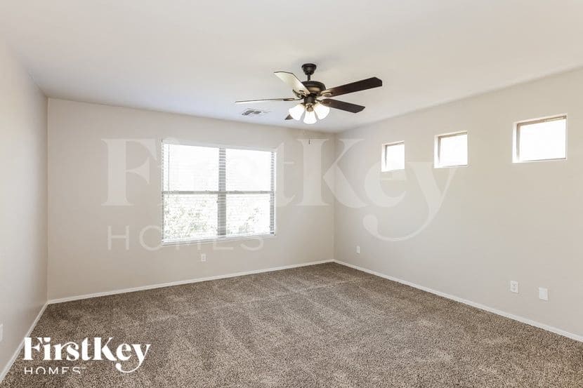 Building Photo - 30467 N Gunderson Dr