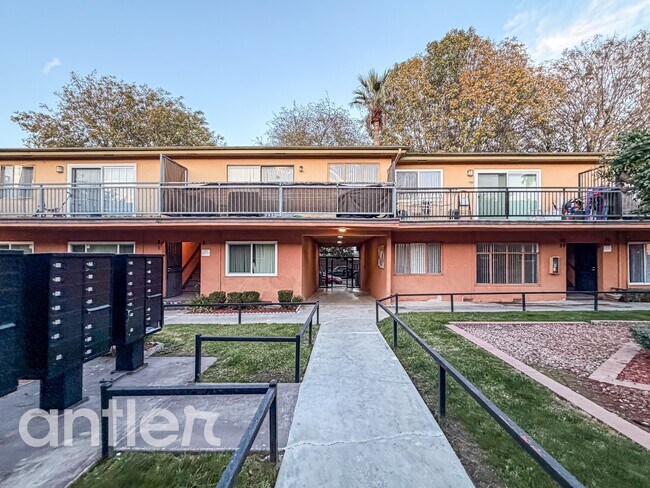 Building Photo - 4510 Pinafore St