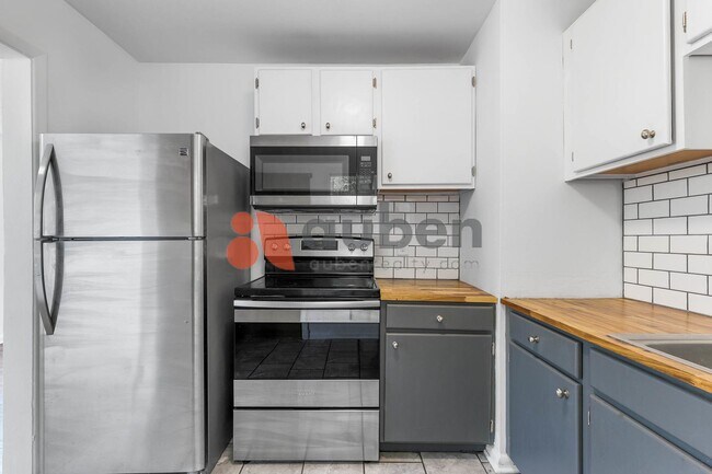 Building Photo - 3 Bedroom Home in St. Elmo! $350 off your first month's rent!