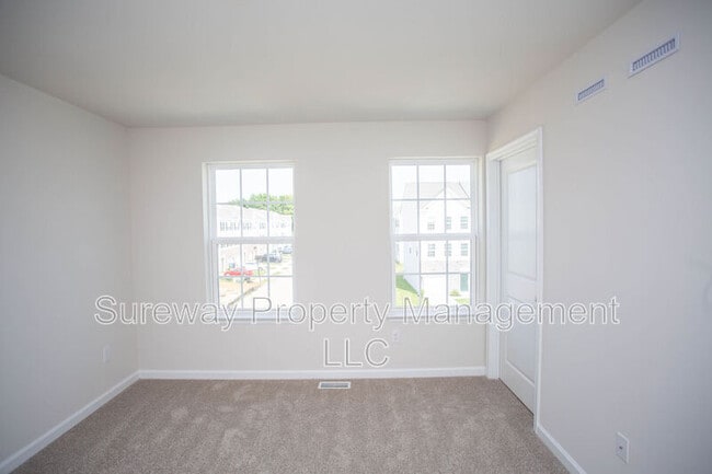 Building Photo - 234 Macoun Way