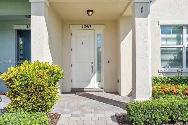 Primary Photo - 1240 Eucalyptus Dr