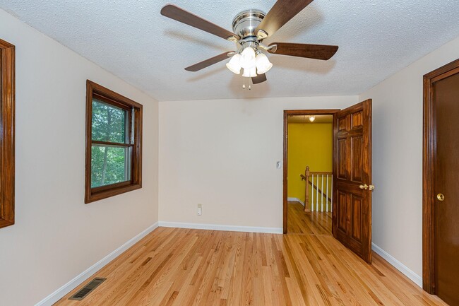 Building Photo - 44 Gillis St