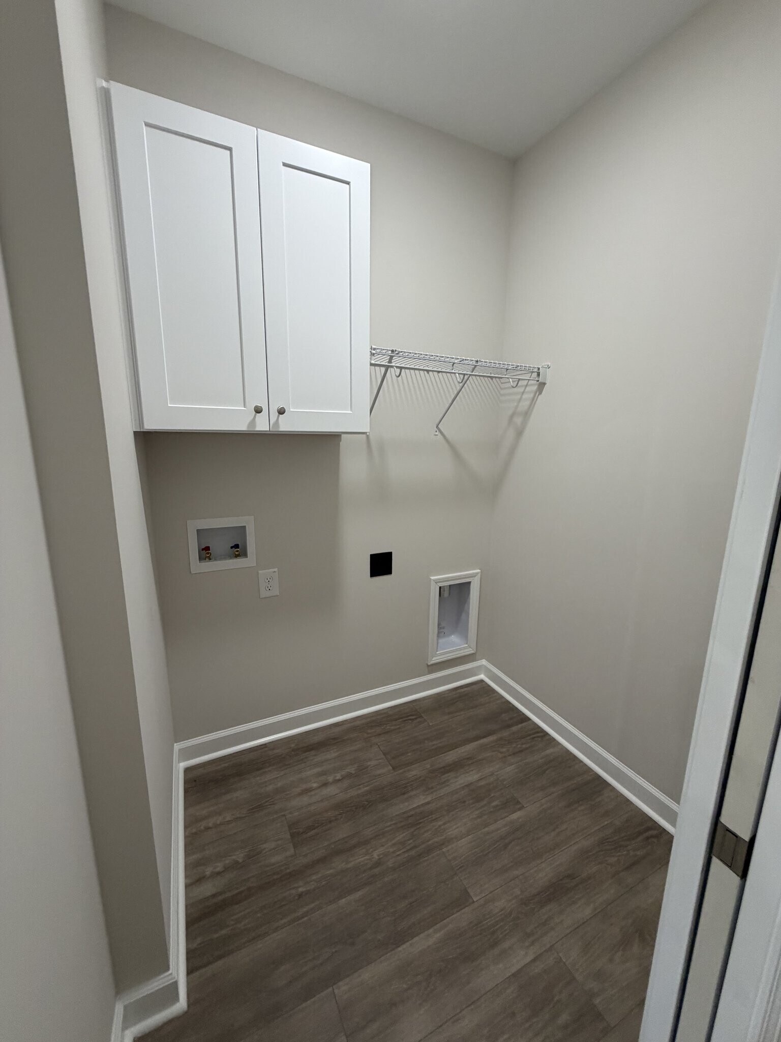 Building Photo - 405 Creeks Edge Dr