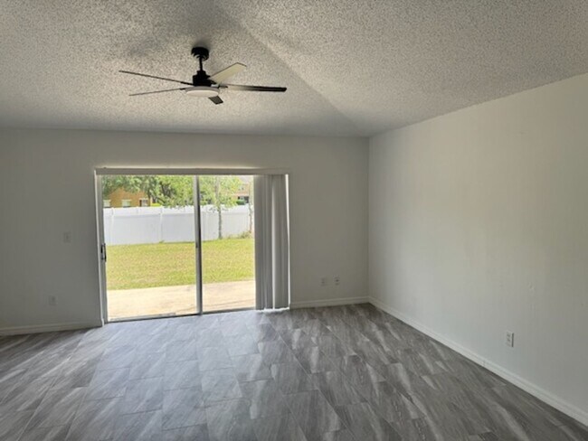 Building Photo - Home for rent