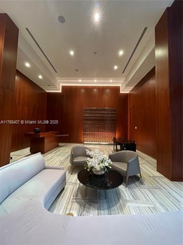 Building Photo - 1300 Brickell Bay Dr