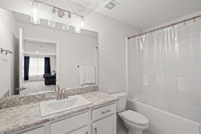 Building Photo - 692 NE Turtleback Trail