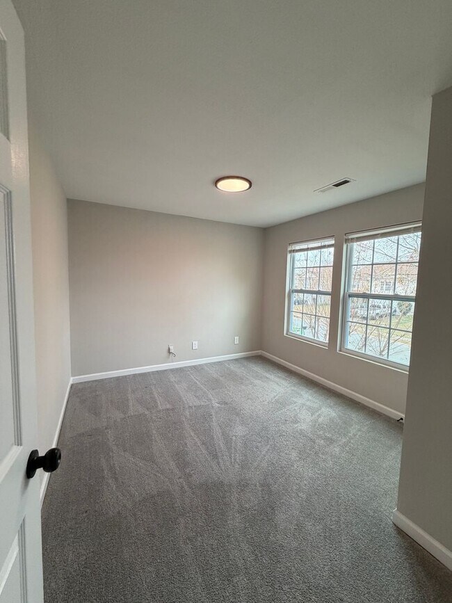 Building Photo - Beautifully Renovated 5-Bedroom Home in Highly Desired Steele Creek!