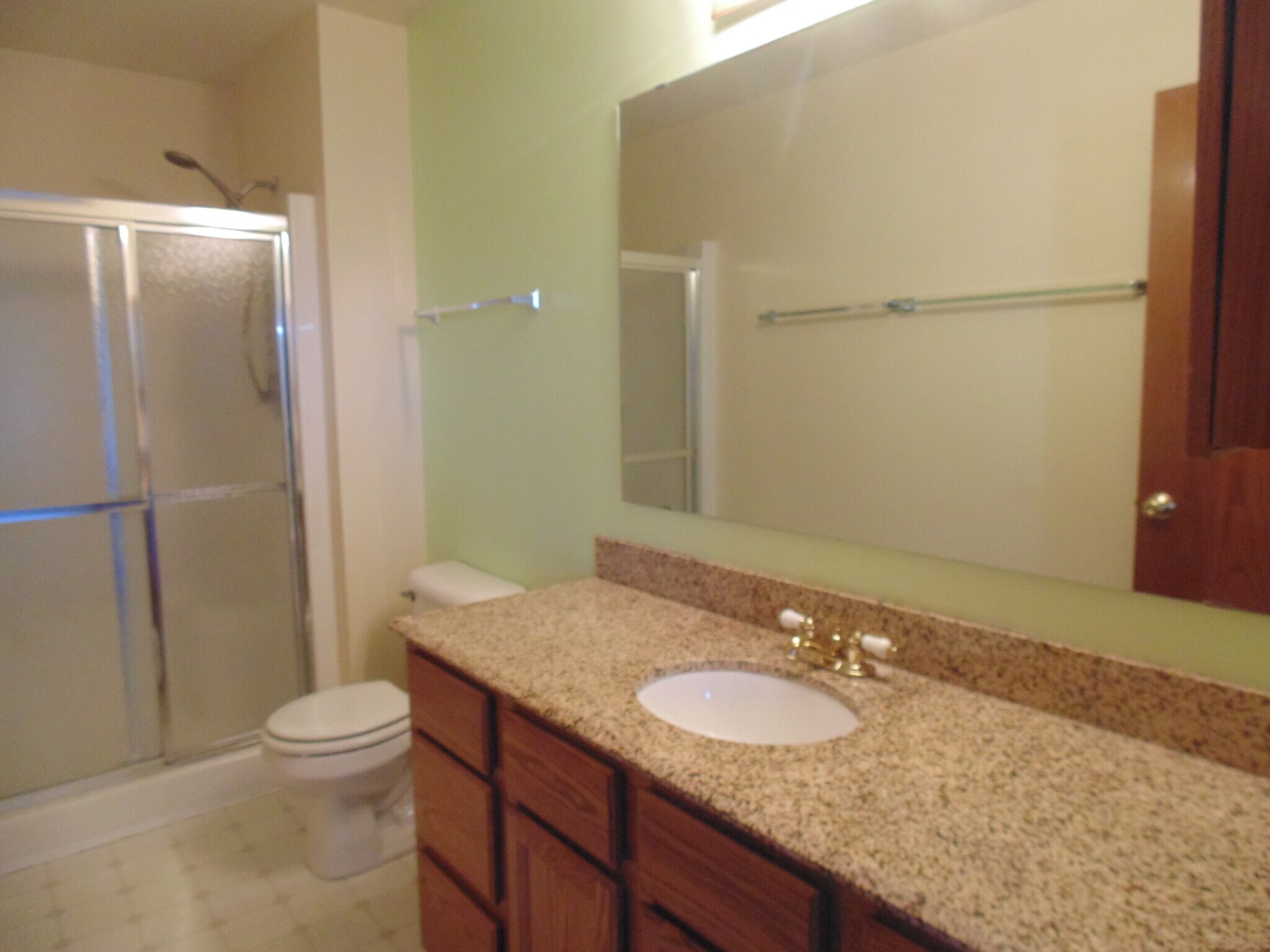 Master Bath with Granite Vanity - 977 Zachary Ct
