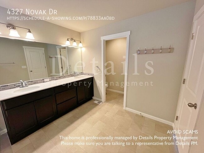 Building Photo - 4327 Novak Dr SW