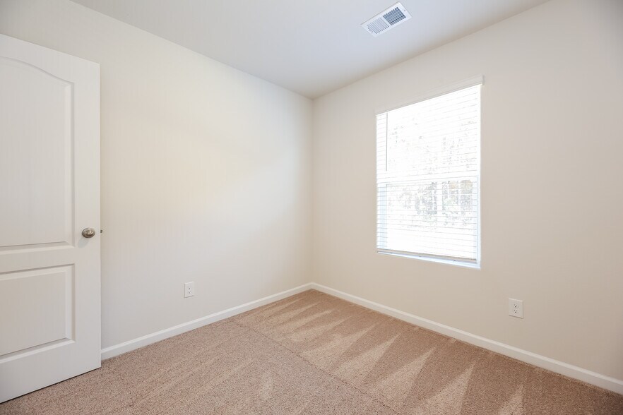 Building Photo - 4025 Reinfield Dr