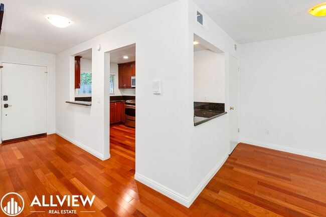 Building Photo - * $1,000 off September Move IN!* Beautiful...