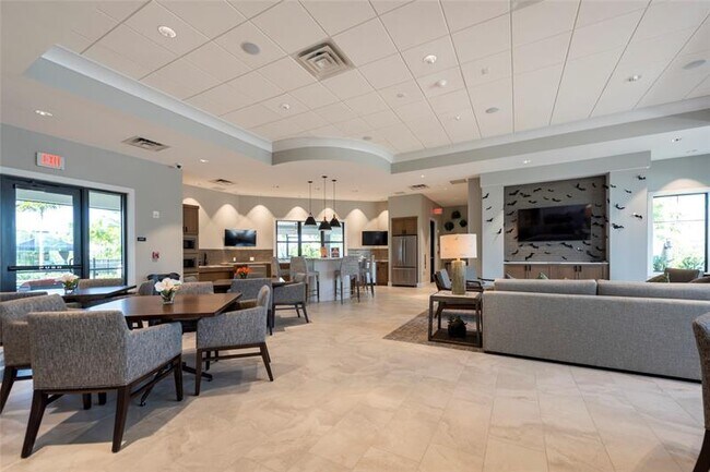 Building Photo - 4412 Silverwood Ln N