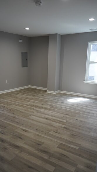 Living room - 308 King St