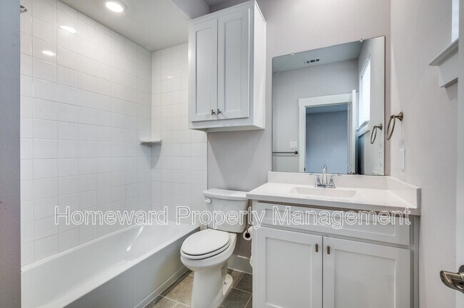 Building Photo - 2624 La Cumbre Wy