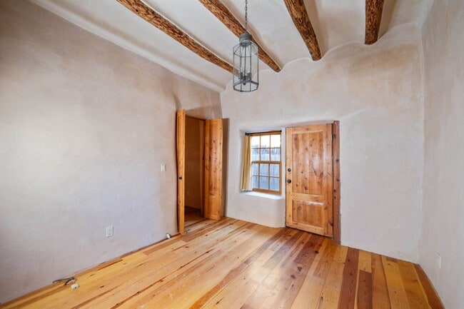 Building Photo - Santa Fe Charm in the Historic Guadalupe D...