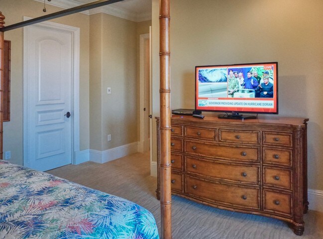 Building Photo - 1363 Oceanview Dr