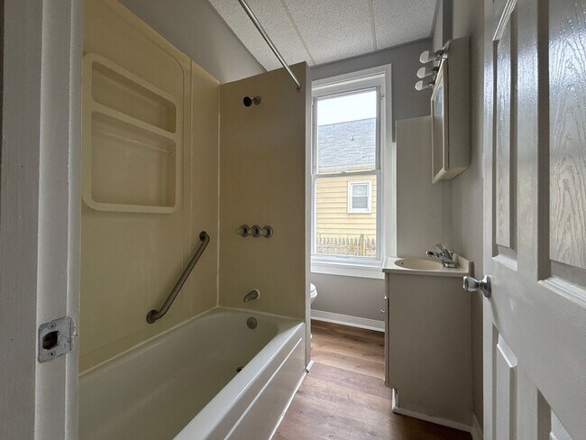 Building Photo - 3012 White Ave