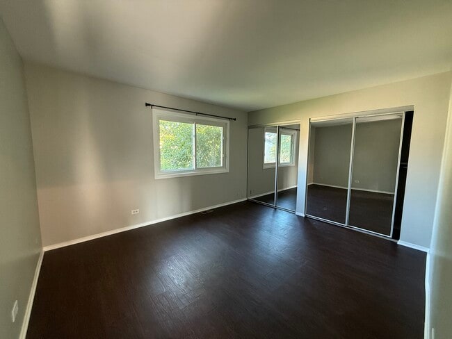 Building Photo - 3900 Sandpiper Dr
