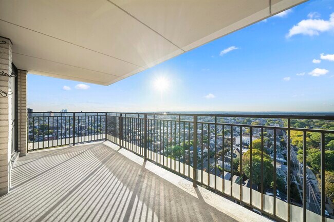 Building Photo - 7855 JFK Blvd E