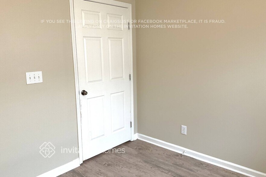 Building Photo - 3680 Roseman Landing