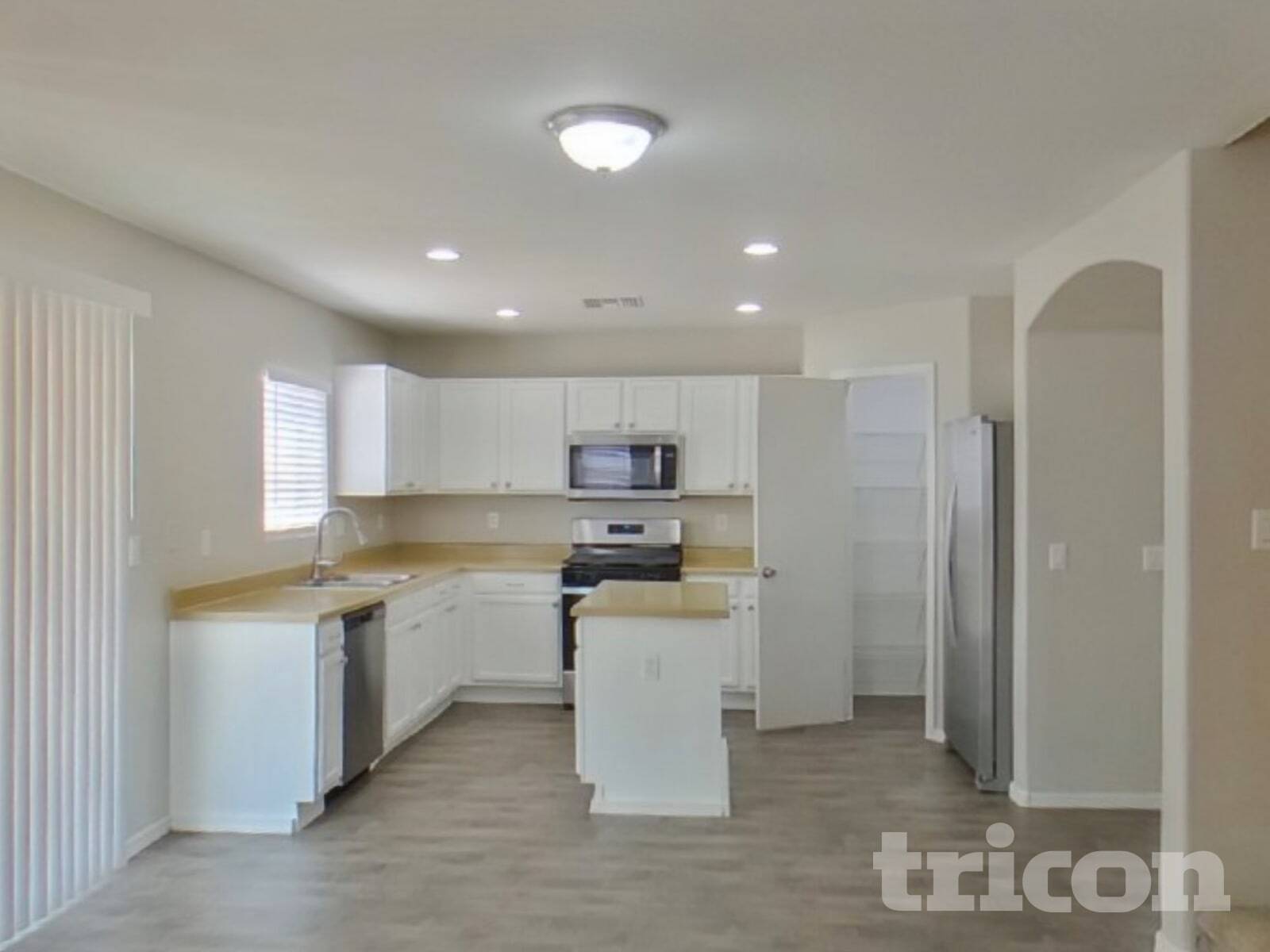 Building Photo - 4102 S 62nd Ln