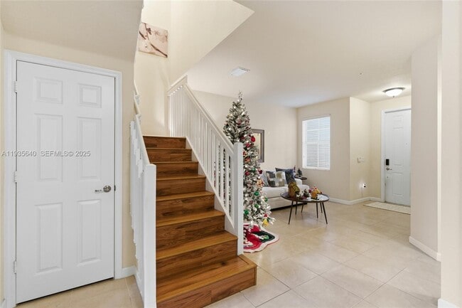 Building Photo - 165 Emerald Creek Terrace