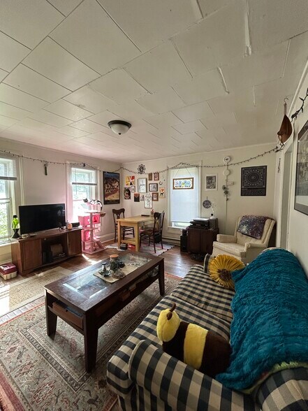 Primary Photo - 1029 2nd Ave