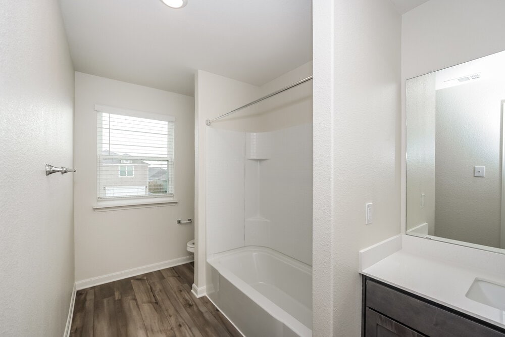 Building Photo - 1317 Woodwinds Dr