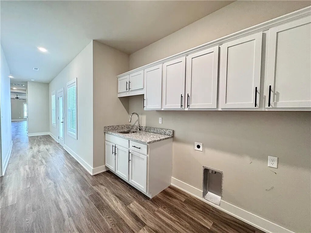 Building Photo - 837 NE Heights Ln