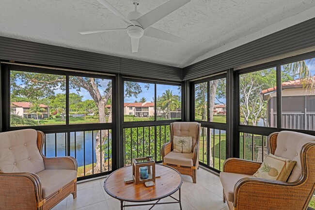 Building Photo - 9267 Vista Del Lago